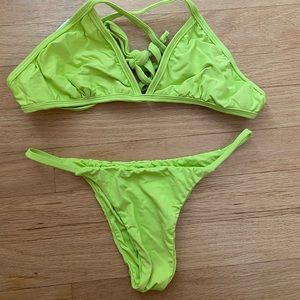 AMA Bikinis Kiwi Green Set